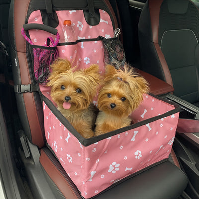 2 petits chiens assis sur Protection pour voiture pour chien | Anti-griffes