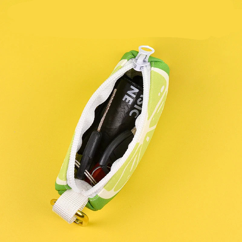 Distributeur sac a crottes ouvert avec sachet hygiénique, accès instantané