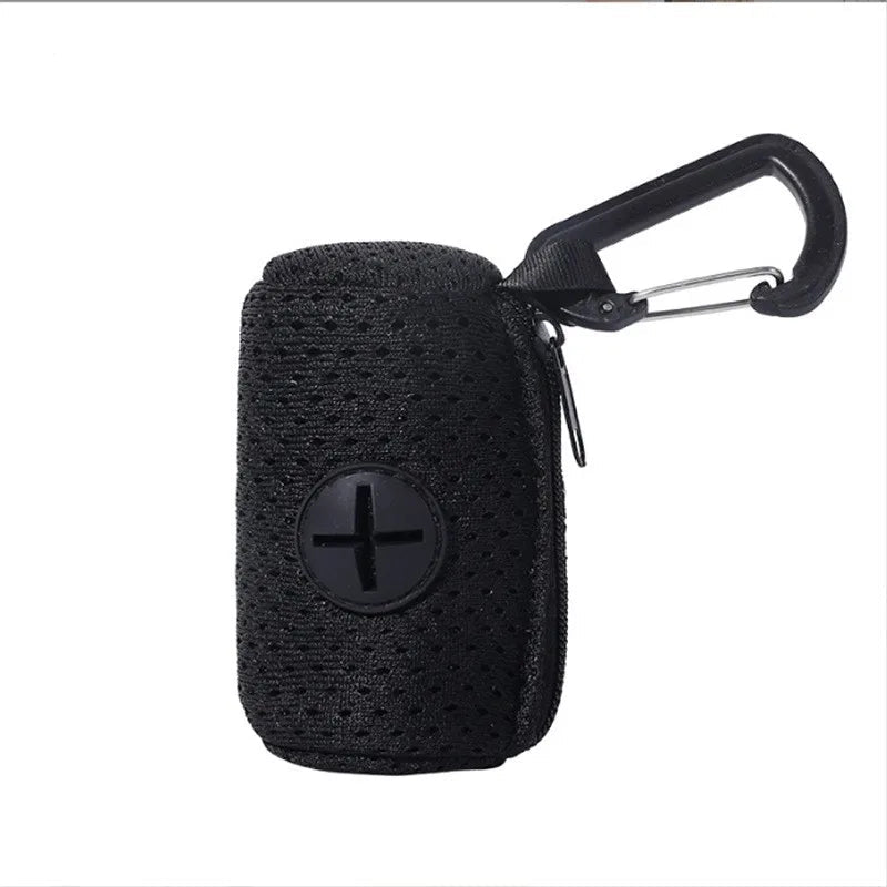Distributeur sac à crotte – coloris noir avec carabiner, vue produit sur fond blanc