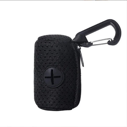 Distributeur sac à crotte – coloris noir avec carabiner, vue produit sur fond blanc