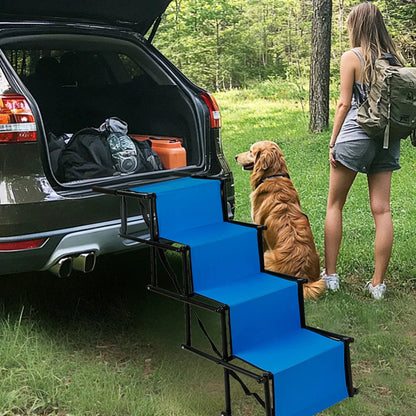 Rampe pour chiens voiture bleue à 4 marches installée à l’arrière d’un SUV avec un chien