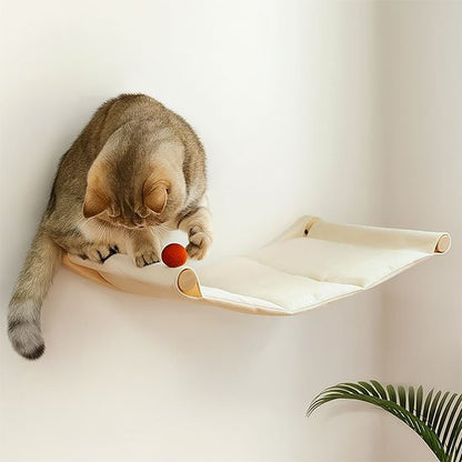 chat joue avec sa balle dans son Hamacs pour chat​s