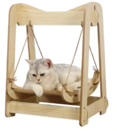 Chat blanc dans sa balancelle suspendue – balancoire chat SwingCat™