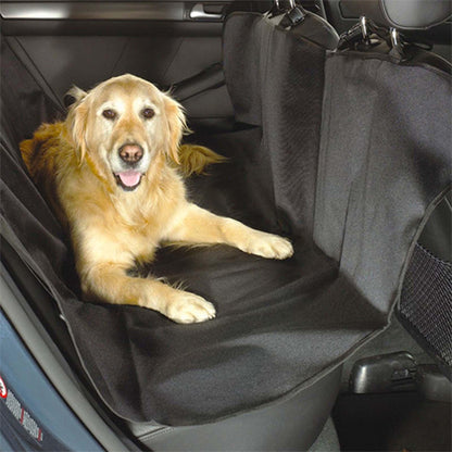 Golden couché sur siège arrière sur Protection voiture chien | AutoZen™ hamac